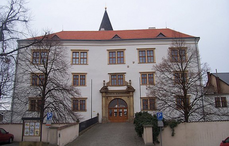 Muzeum Komenského v Přerově, p. o., vyhlašuje výběrové řízení na pracovní pozici knihovník/knihovnice