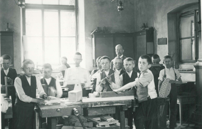 Meziříčské školy první poloviny minulého století